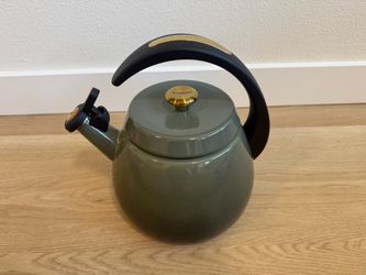 Le Creuset Enamel on Steel Cloche Kettle 2.2 qt, Artichoke/ Gold