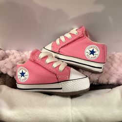 Infant Pink converse