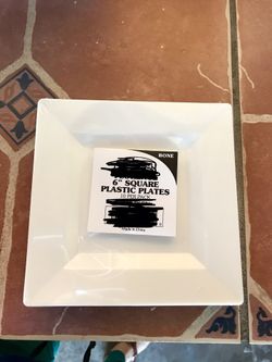 6” plastic plates