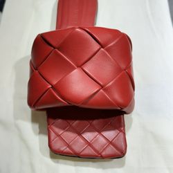 BOTTEGA VENETA Intrecciato Weave Leather Slides Size: 7 | IT 37