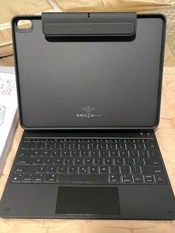 ESR iPad Magnetic Keyboard Case