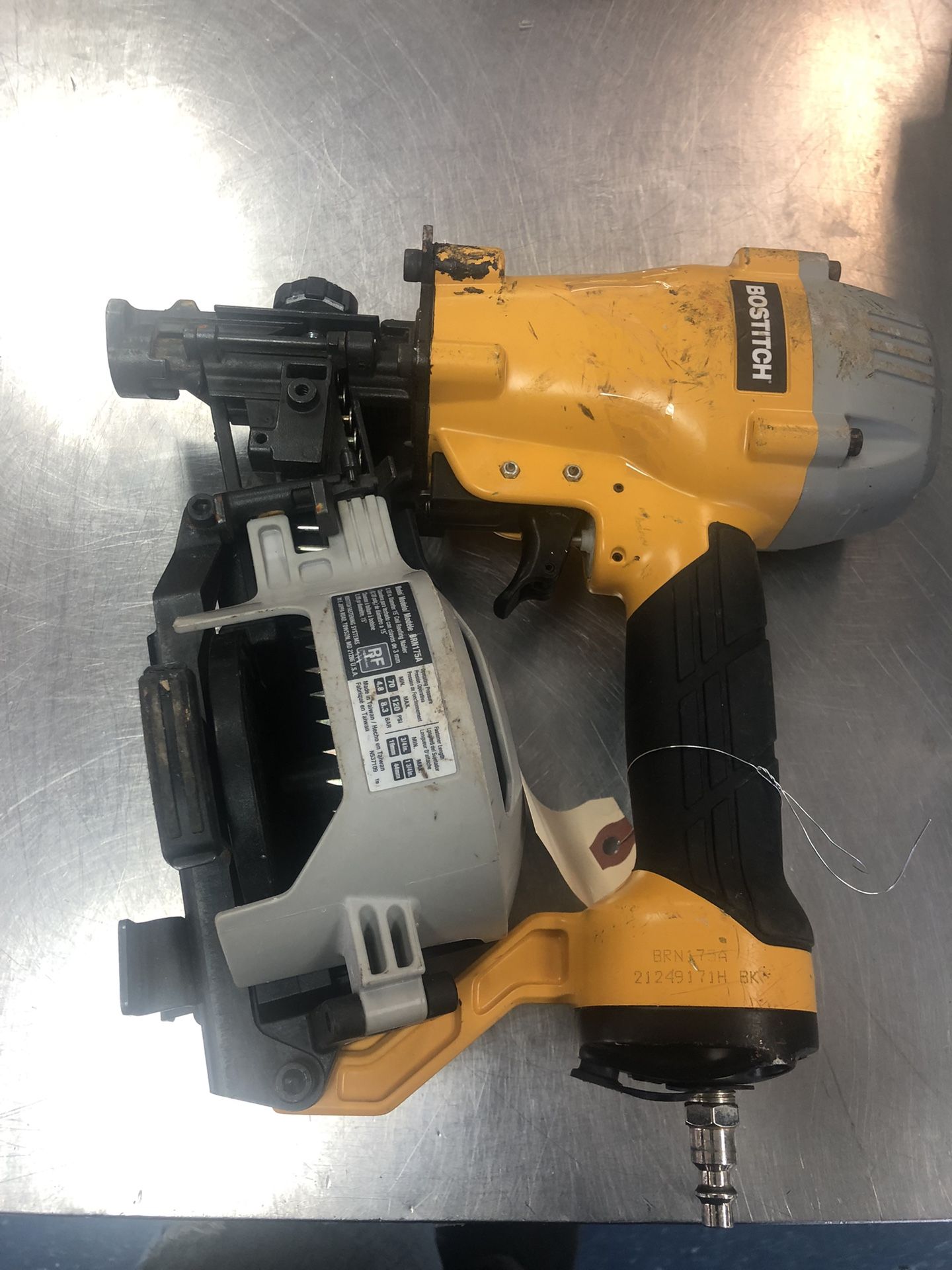 BOSTITCH ROOFING NAILER