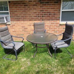 Patio Furniture Set. 3 Chairs 1 Table. GREAT CONDITION