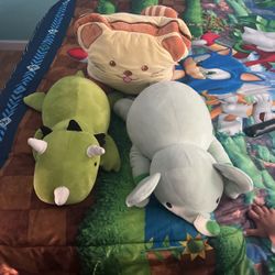 stuffed animals 
