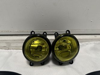 Toyota Yaris Hatchback Amber fog light year 2009 to 2011