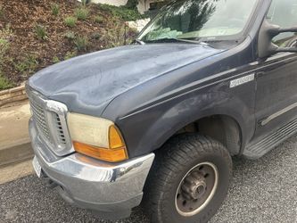 PART-OUT SALE — 2000 Ford Excursion V10 — Interior & Exterior Parts Available  Parts are from a 2000 Ford Excursion XLT. All items fit 2000–2005 Excur