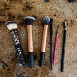 Makeup Brushes 