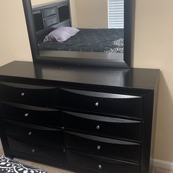 Queen size Bedroom Suit