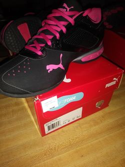 2 pairs of brand new pumas sizes 6 & 10 in women's