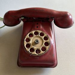 Vintage 40’s child’s play phone