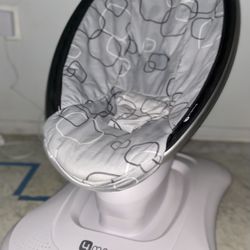 4moms mamaRoo Multi-Motion Baby Swing