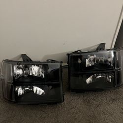 2007-2013 GMC Sierra Headlights