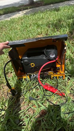 Duracell 750A Jump Starter with Air Compressor