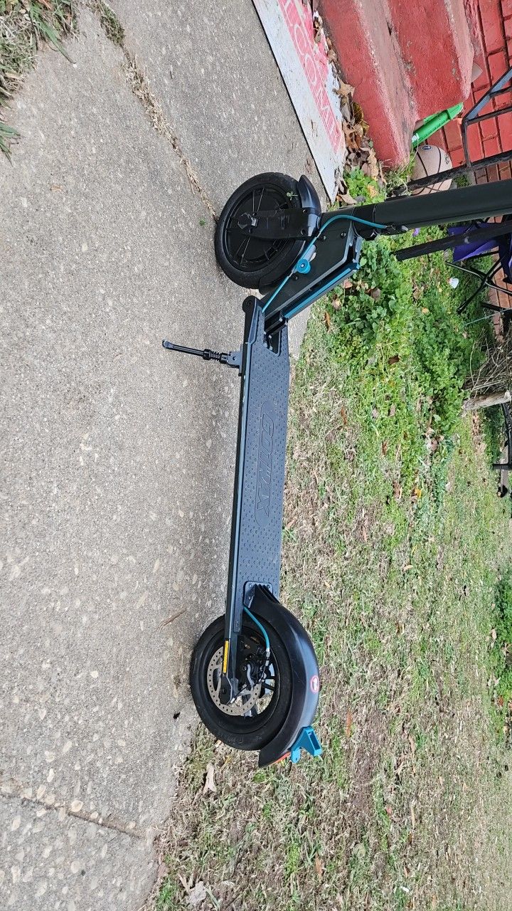 GOTRAX G3 PLUS ELECTRIC SCOOTER