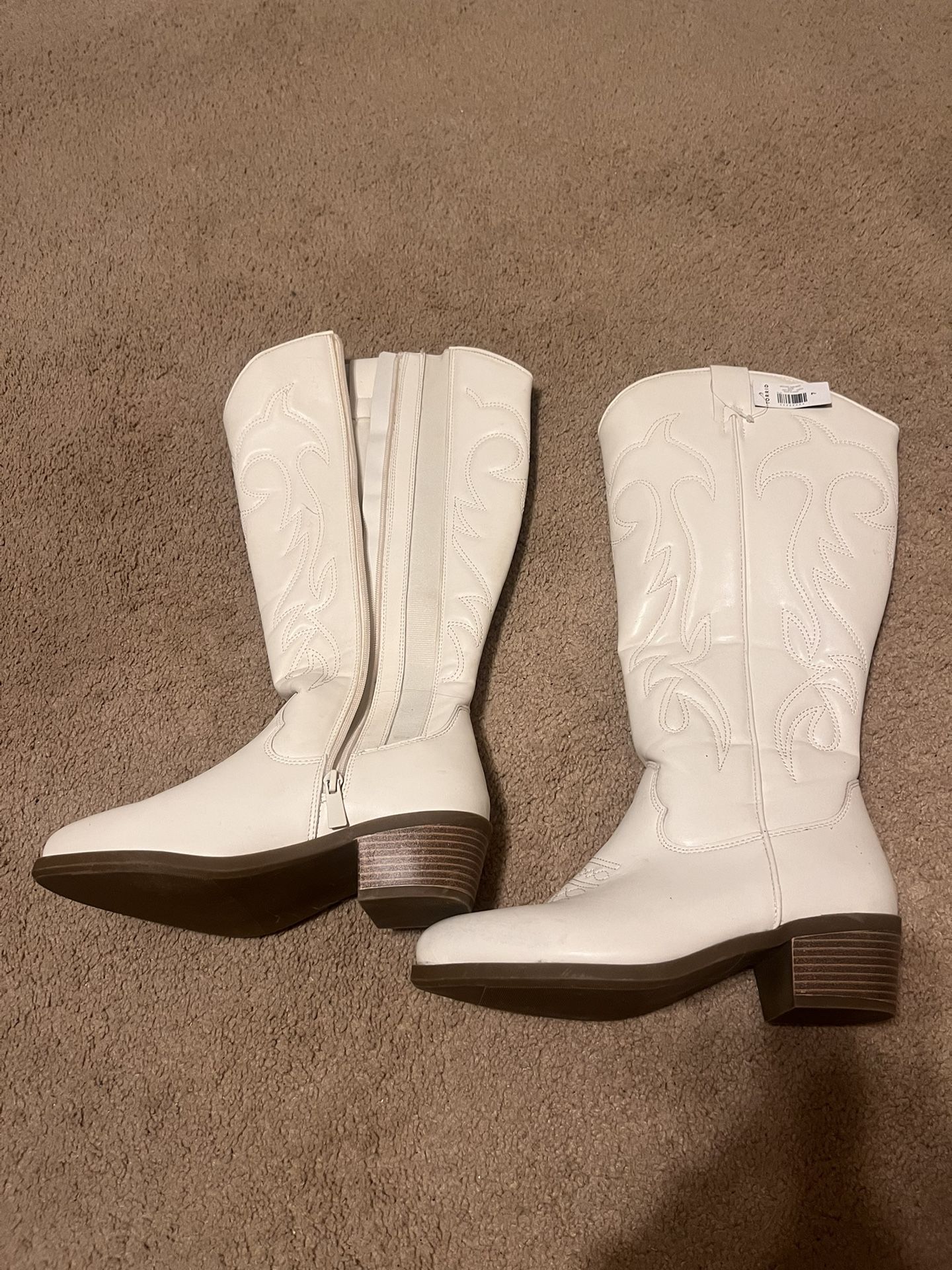 White cowgirl boots