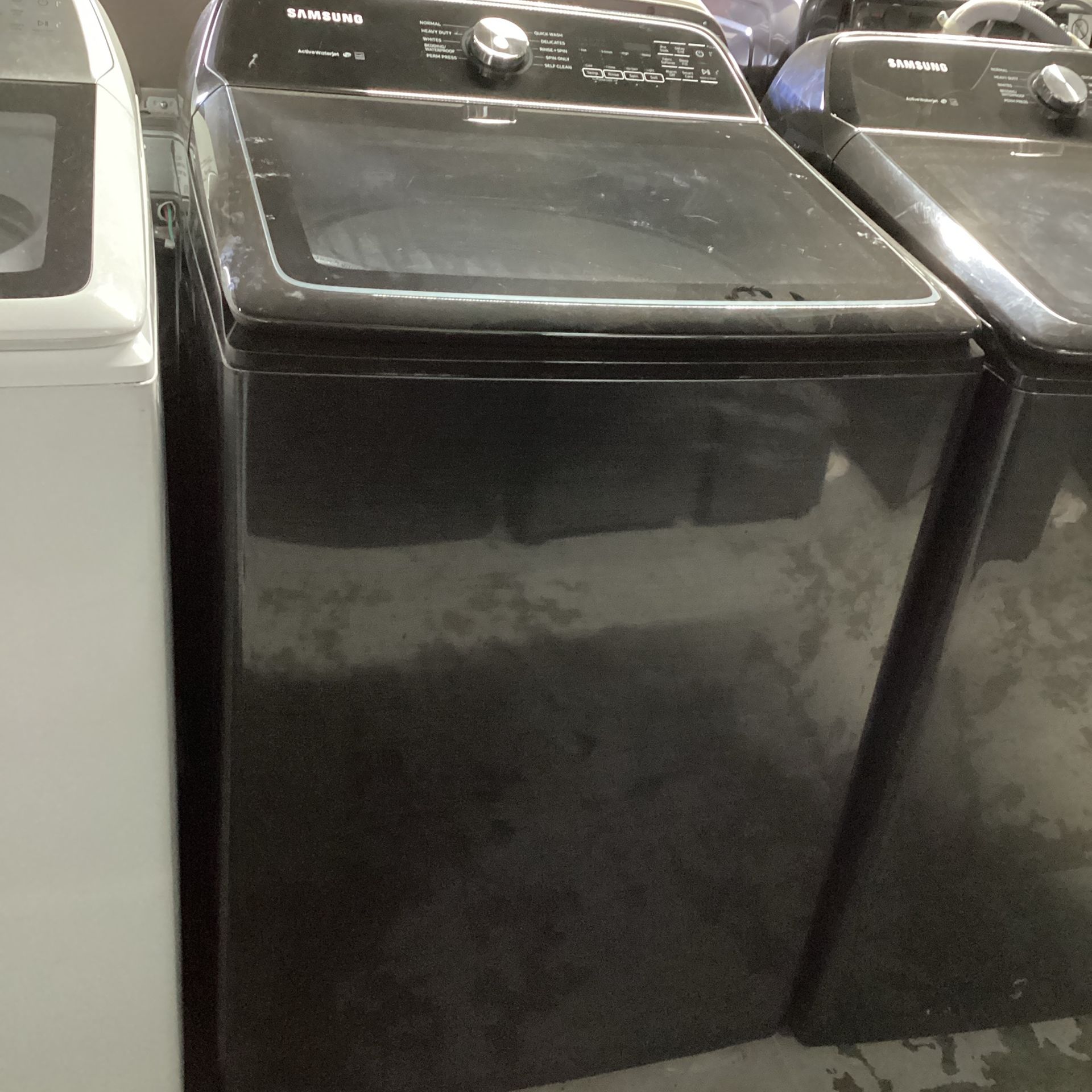 Samsung Large Capacity Washer In Black Metallic