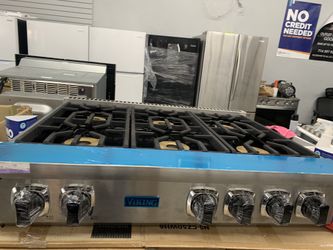 Viking 36” range top in stainless steel new open box
