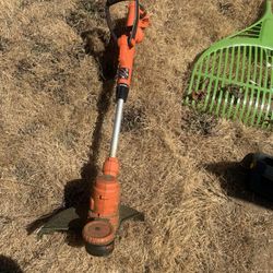 Black And Decker Electric Weed Eater for Sale in Portland, OR