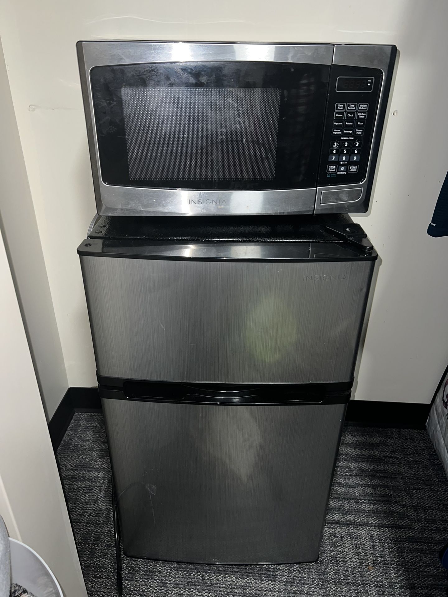 Insignia™ - 3.0 Cu. Ft. Mini Fridge with Top Freezer and ENERGY STAR Certification - Stainless Steel