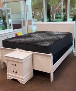 4pc bedroom set in box $899