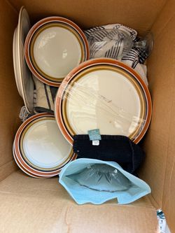 Stoneware dishes