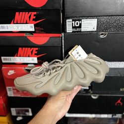 DS Adidas Yeezy 450 Stone Flax size 10