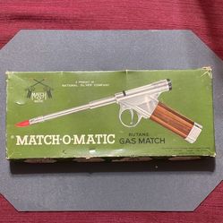 VINTAGE MATCH-O-MATIC BUTANE LIGHTER & WOOD STAND *NIB*