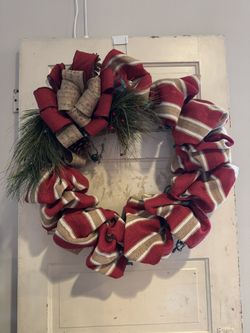 Lighted Burlap Bow Wreath.