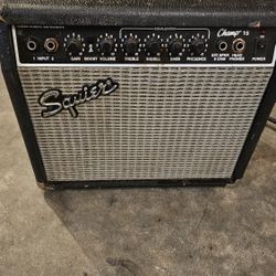 Squier Champ 15 Base Amp