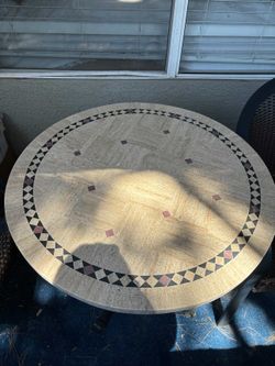 porch table and chairs w cushion