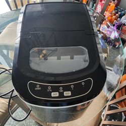Counter-top Ice Maker