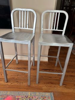 METALLIC  SILVER 2 BARSTOOLS