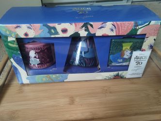 Alice in wonderland vase set
