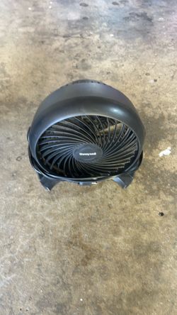 Circulator black fan