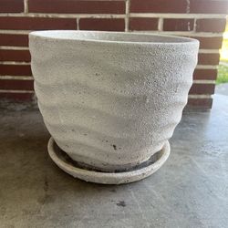 Modern pot