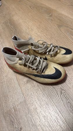 Nike mecrual cleats size 8.5