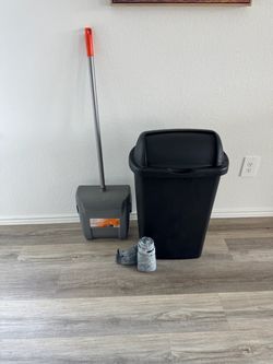 Trash Can Set with Dustpan and Bags.  Juego de Bote Basura con Recogedor y bolsas