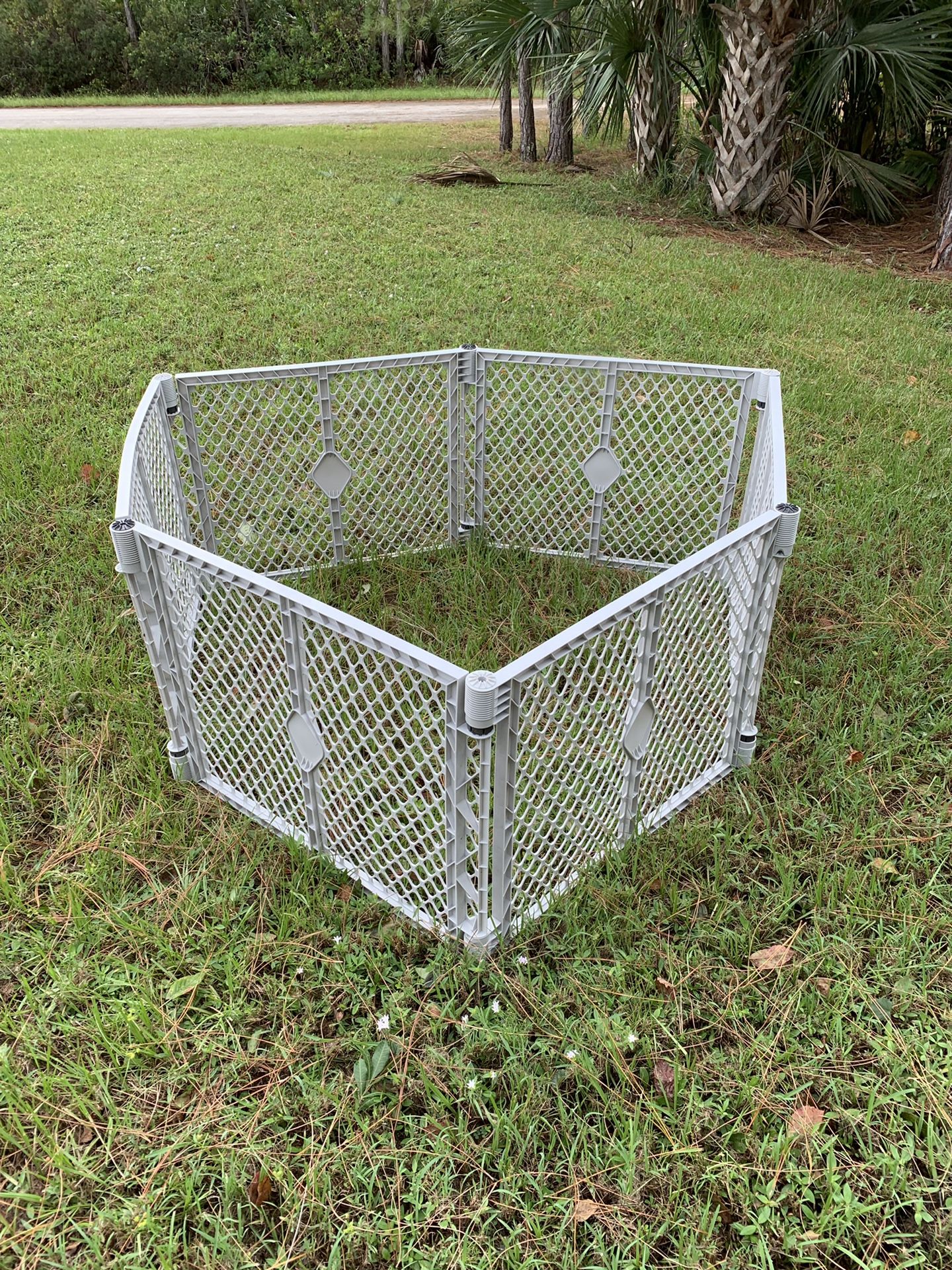 North States 6 Panel Superyard Portable Indoor Outdoor Playard