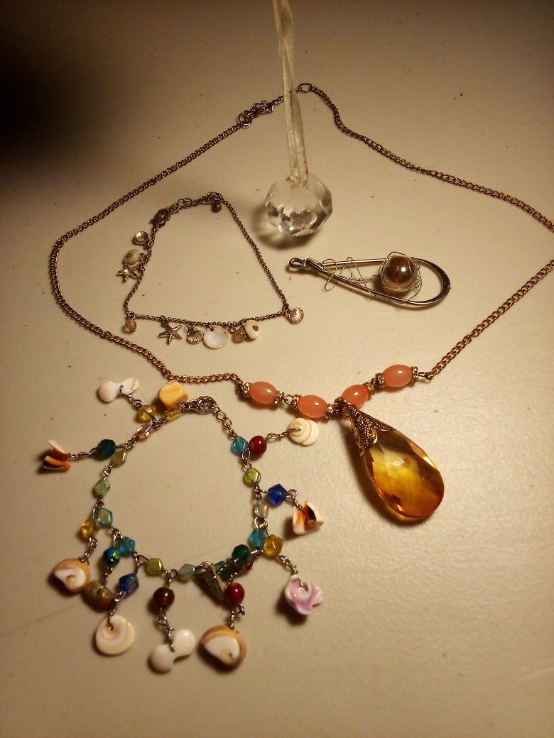 Accessory Collection Shell Anklets Or Bracelets Two Necklace Two Charms