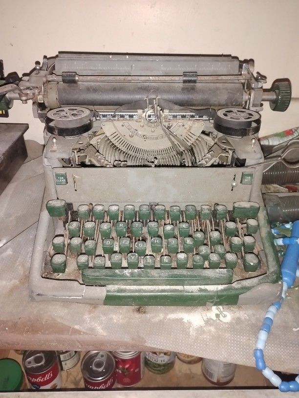 Vintage Type Writer