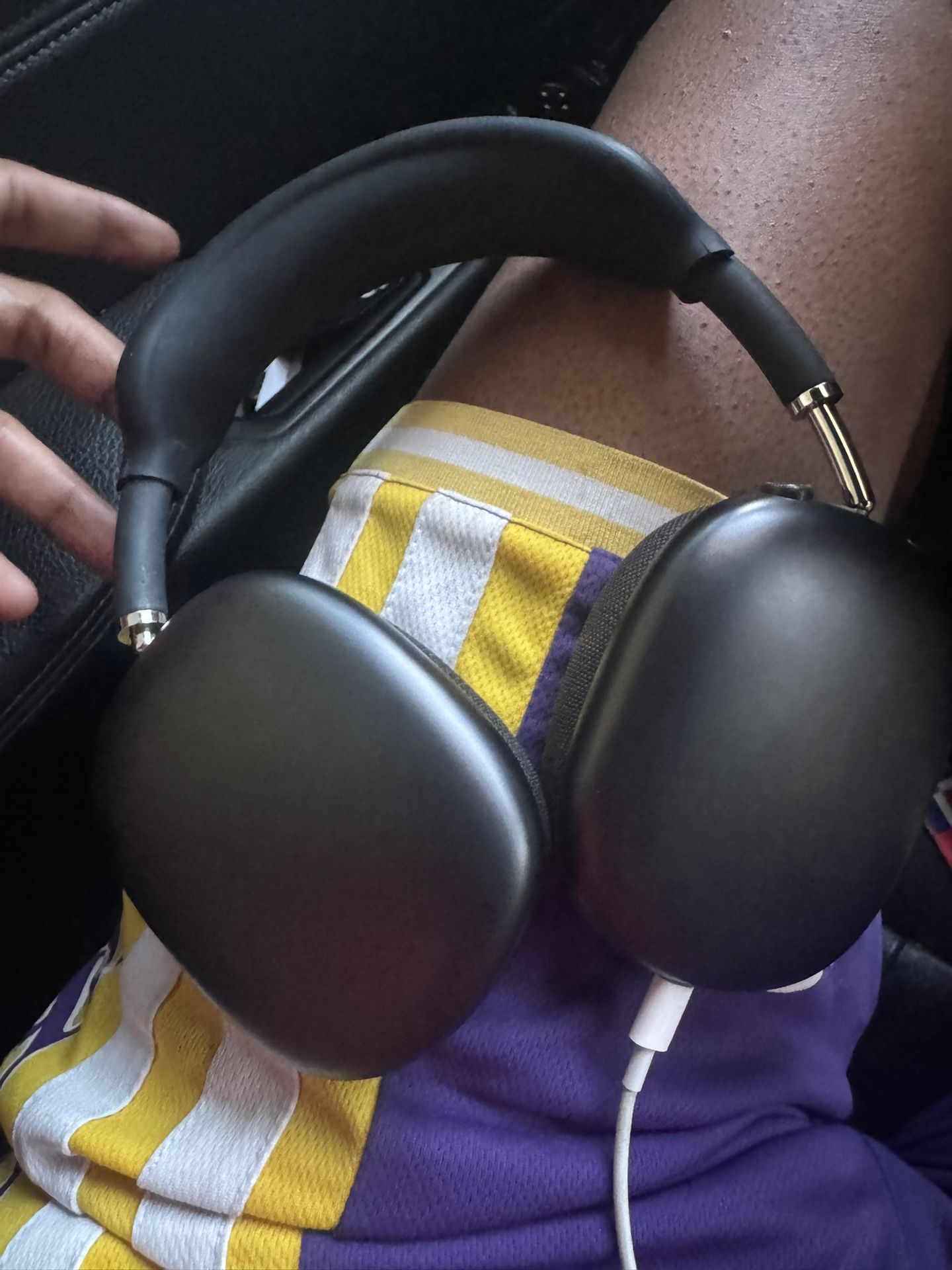 Selling AirPods Pro Max