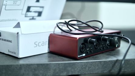 Scarlet 2i2