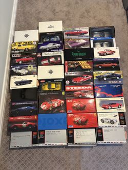 HUGE Vintage perfect condition 1/18 die cast car collection