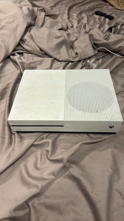 Xbox series s, aftermarket mod controller (wired), KDM Instinct gaming headphones and all cables