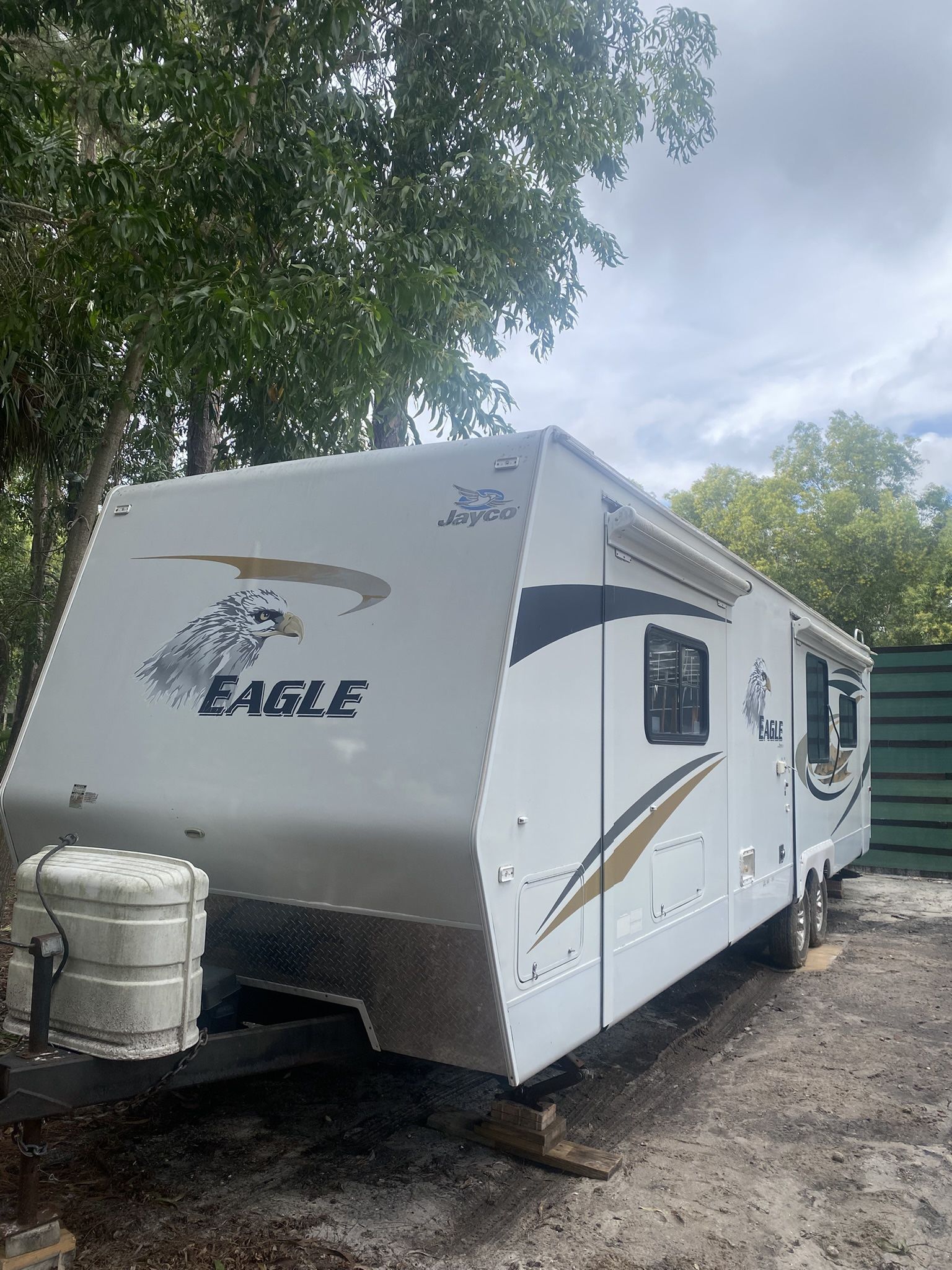 2010 Jayco 320 Eagle Travel Trailer 