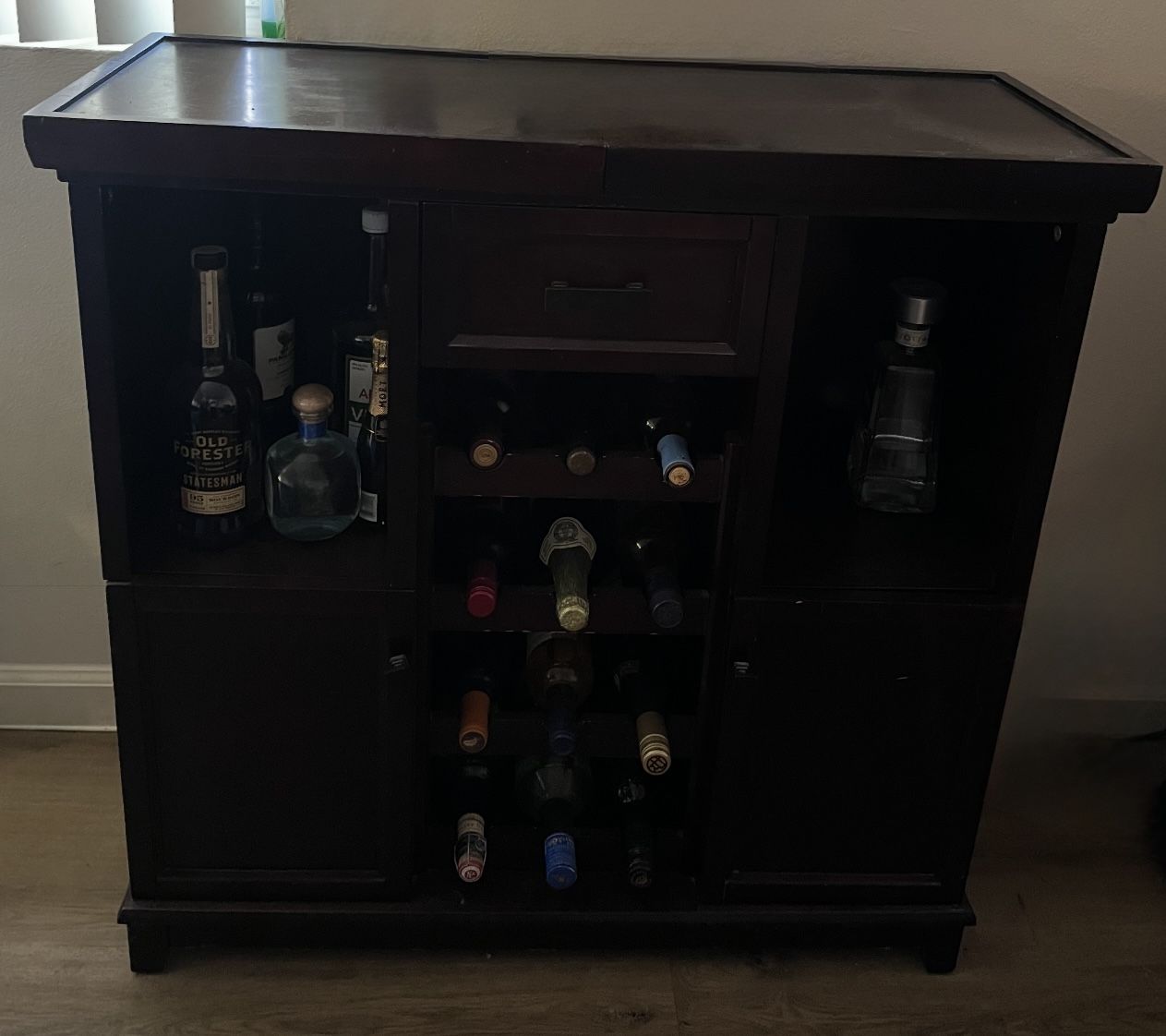 Wine Cabinet 