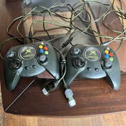 Set of two original Xbox controllers with breakaway cables