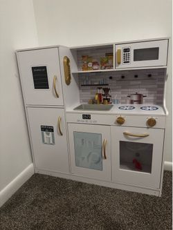 Toy Kitchen