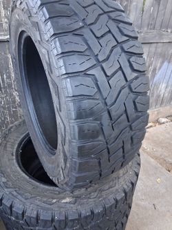 TOYO 35X12.50 R20 SET COMPLETO DE LLANTAS USADAS 