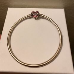 Pandora Moments Marvel Spider-Man Mask Clasp Bangle